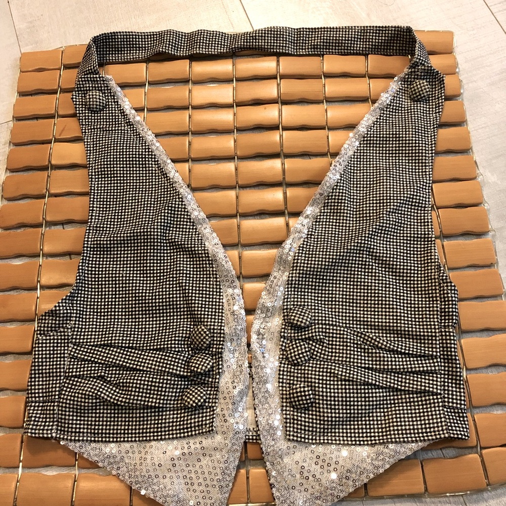 NWT - Vest Design Cut Out Top